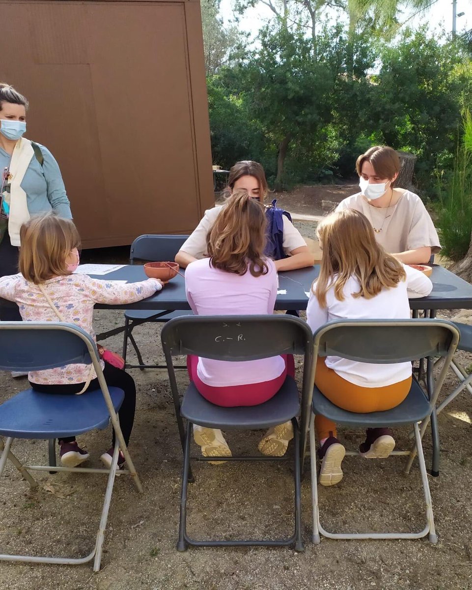 Aquest matí hem participat a les Festes de Tardor a <a href="/santjustdesvern/">Sant Just Desvern</a>  Els tallers d'escriptura i joieria han estat un èxit. Moltes gràcies per convidar-nos i fins la propera! 
#ibercalafell #santjustdesvern  #ibers