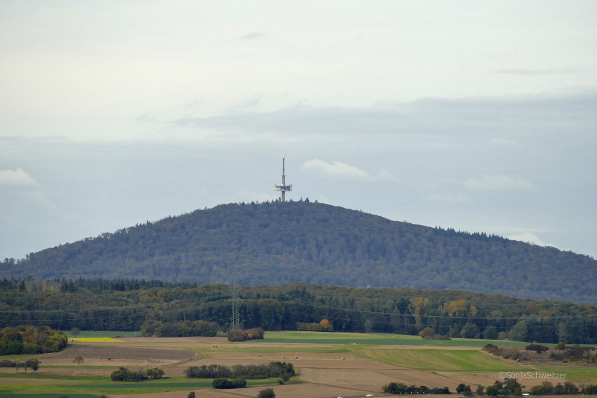 HessenSonja5767's tweet photo. Vom Aussichtsgipfel Allendorf hat man eine tolle Fernsicht ............ #Lahn #Allendorf #Gießen #Aussichtsgipfel #Ausflugsziel #Ausflugstipp #Burg #Gleiberg #Vetzberg #Dünsberg #Deponie #Mittelhessen #Hessen #Germany https://t.co/JCe58TAiGW