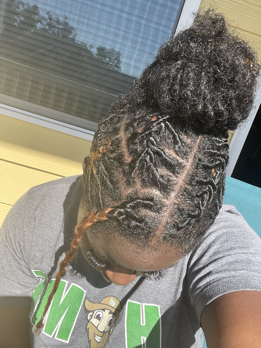 itsholisticace's tweet image. 1 month today with my babies 🤎🌀 #locbae #locs #locdin #1month