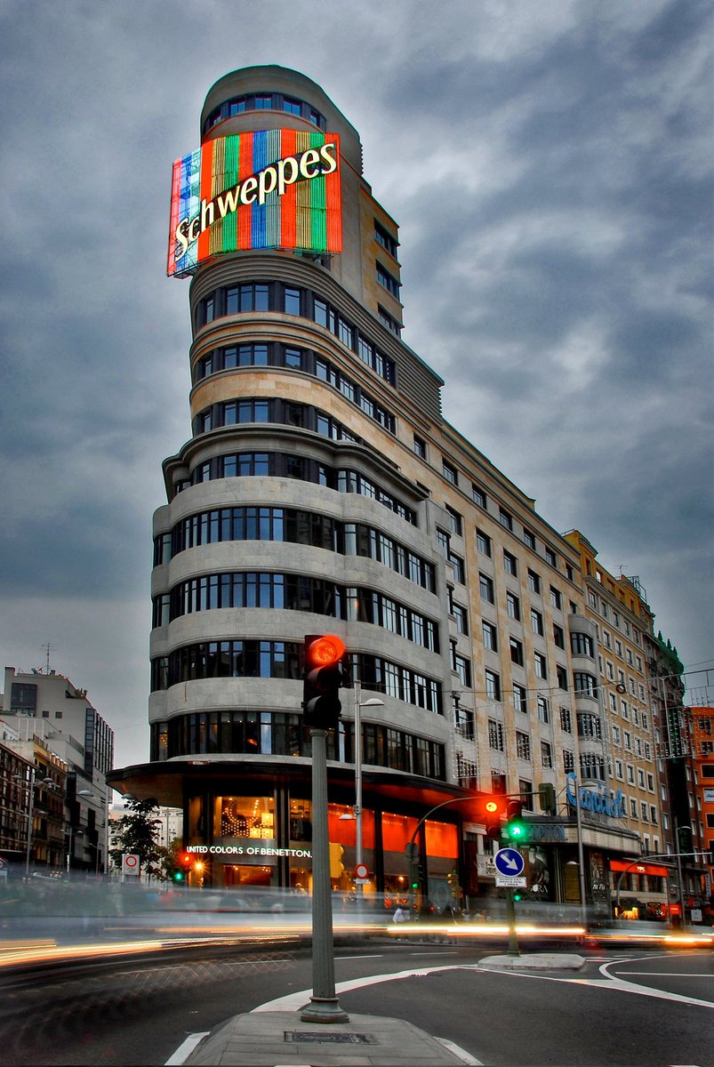 Granviademadrid's tweet photo. Nos despedimos del domingo con la imagen del Icónico Edificio Carrión que está semana cumplió nada menos que 88 años
¡Buenas noches!
#Madrid #GranViaMadrid
#FelizSemana #EdificioCarrión
#EdificioCapitol #Callao
📷 Javisaye https://t.co/Gu7nhuKSa7