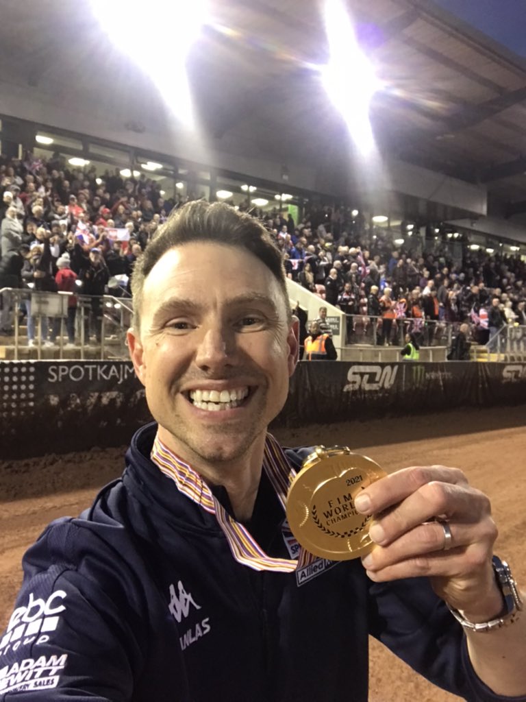 Simon Stead tweet media