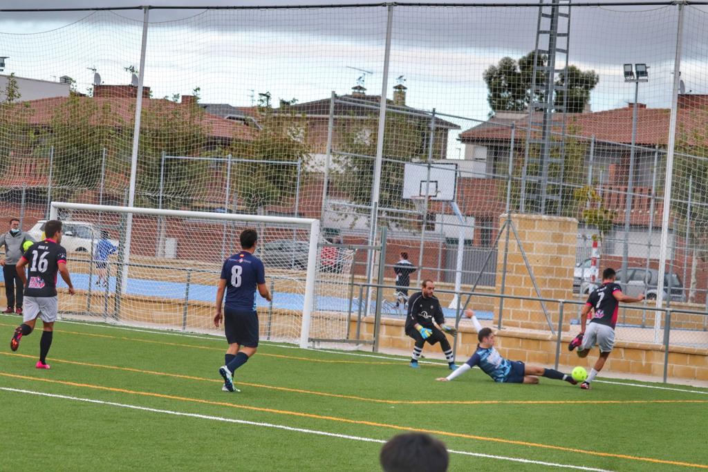 UDACabrerizos's tweet photo. Derrota por 1 gol a 2 en un partido muy disputado. Desde ya pensando en el siguiente.
⚽️ Uli https://t.co/dfCYtEHgG3