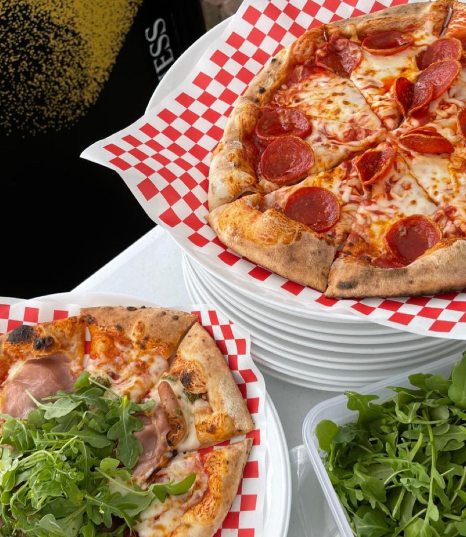 TheCraufurd's tweet photo. Every Friday from 6pm! Freshly made pizza 🍕😍 https://t.co/qtag6jGAau