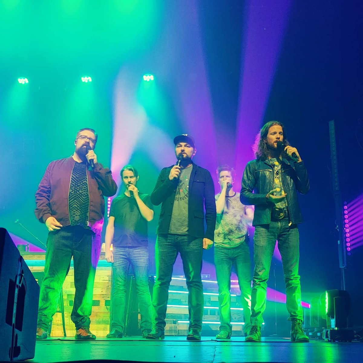 JamiePappas27's tweet photo. 3 shows in 7 days - almost felt normal... at least for a little while. Nothing beats live music and what it can do for your mental health.  Support live music!  
🎶 @ForeignerMusic 
🎶 @HomeFreeGuys 
🎶 @cheleyt https://t.co/kNtG9zFWdE