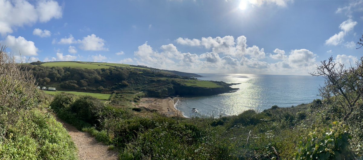 Always forget how lucky I am to have this on my doorstep. Beautiful autumn day to get outside and walk some of the South West Coastal Path 😌