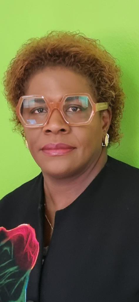 Frantzduval's tweet photo. L’écrivaine Emmelie Prophète a été élue par ses pairs, le 16 octobre, Présidente du Centre PEN Haiti pour 3 ans. Elle succède à Kettly Mars. Le PEN est un réseau international de travailleurs de la plume qui défend la liberté d’expression et fait la promotion de la littérature https://t.co/tbzPqIxmnN