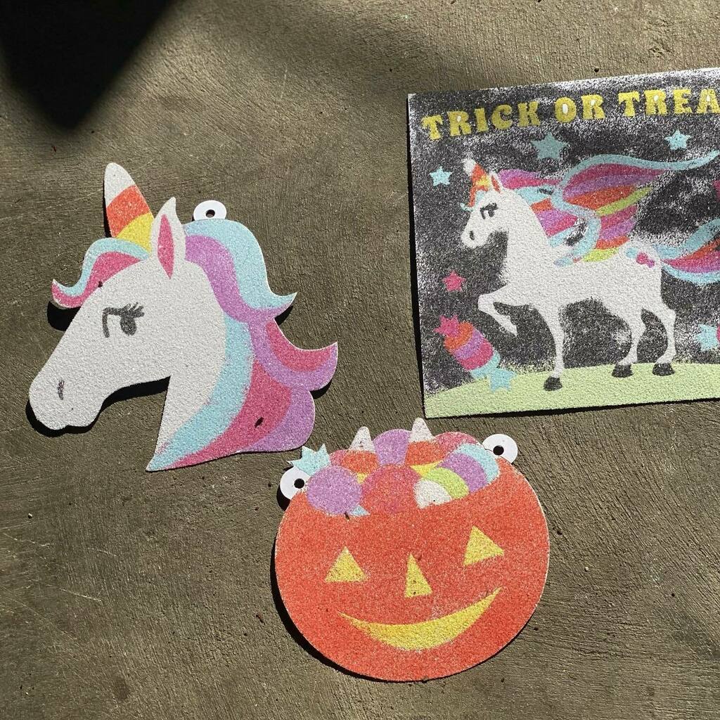 amandadeibert's tweet photo. #halloween sand art decorations but make it #unicorn
#craftMom #theCraft #theCraftMom https://t.co/JqrfBBUzN5 https://t.co/vMi7kUiz2z