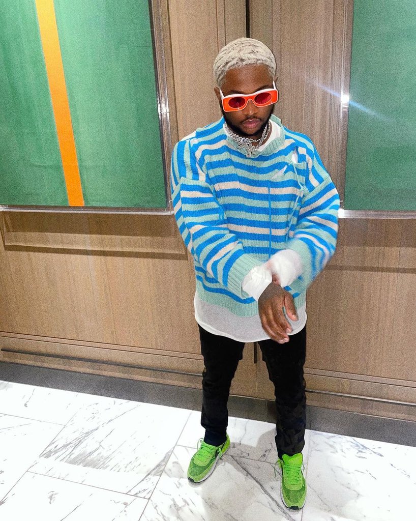 ArrogantTae123's tweet photo. Mr put it on https://t.co/zlNW81xF8P