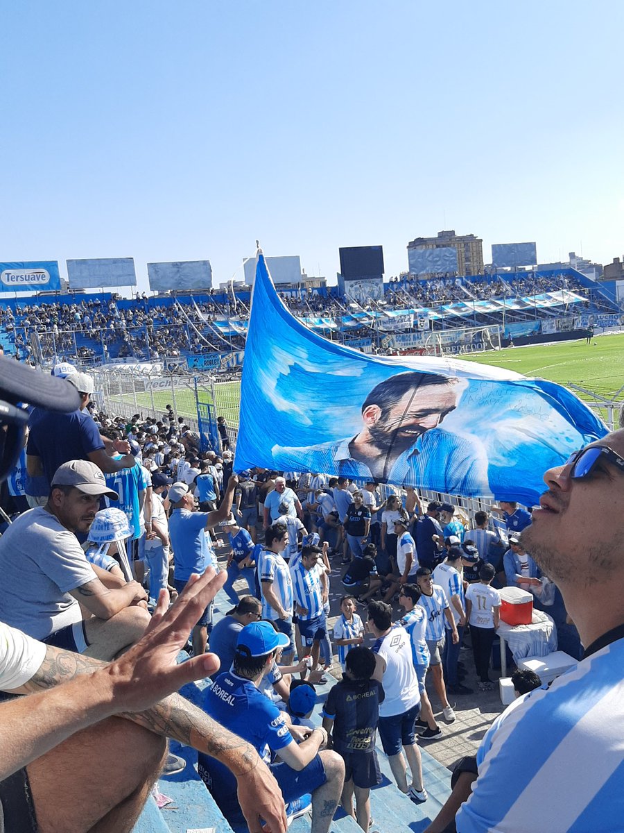 Gracias por tanto querido Vasco! <a href="/ATOficial/">Atlético Tucumán</a> <a href="/atleticotucuman/">Atlético Tucumán</a>
