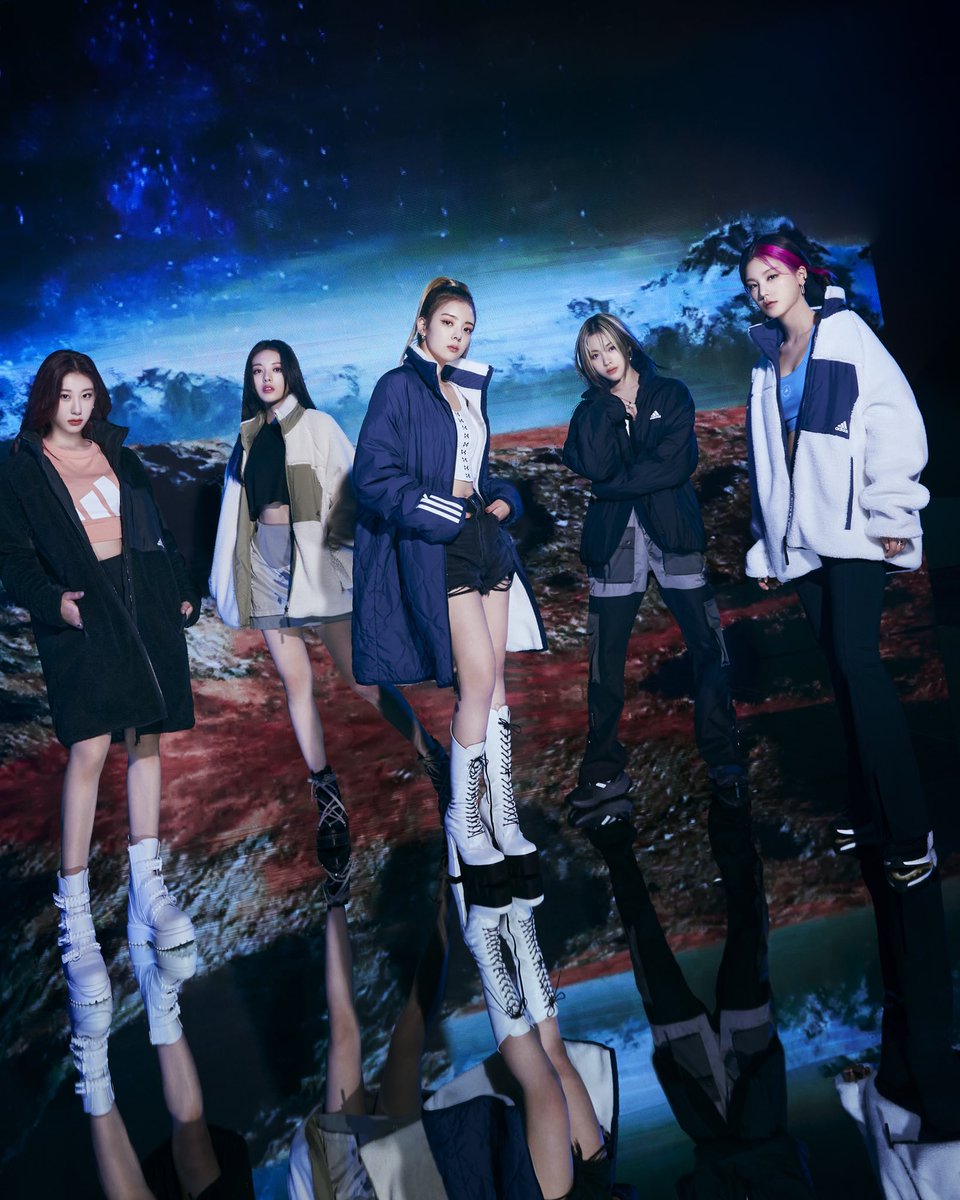 geneweive's tweet photo. อิทจีเก่งอีกล่ะ จับไปเป็นพรีเซ็นเตอร์อะไรก็เอาอยู่หมด ขนาดแบรนด์กีฬาย้งไม่เว้น gorgeous มาก
ITZY X ADIDAS
#ITZY #있지
#adidas #아디다스
#ITZYMIDNIGHTFLEECE #MIDNIGHTFLEECE
#ADIDASFLEECE
#WEOWNMIDNIGHT
#미드나잇플리스
#있지미드나잇플리스
@adidaskorea https://t.co/oFxjn9HuCD