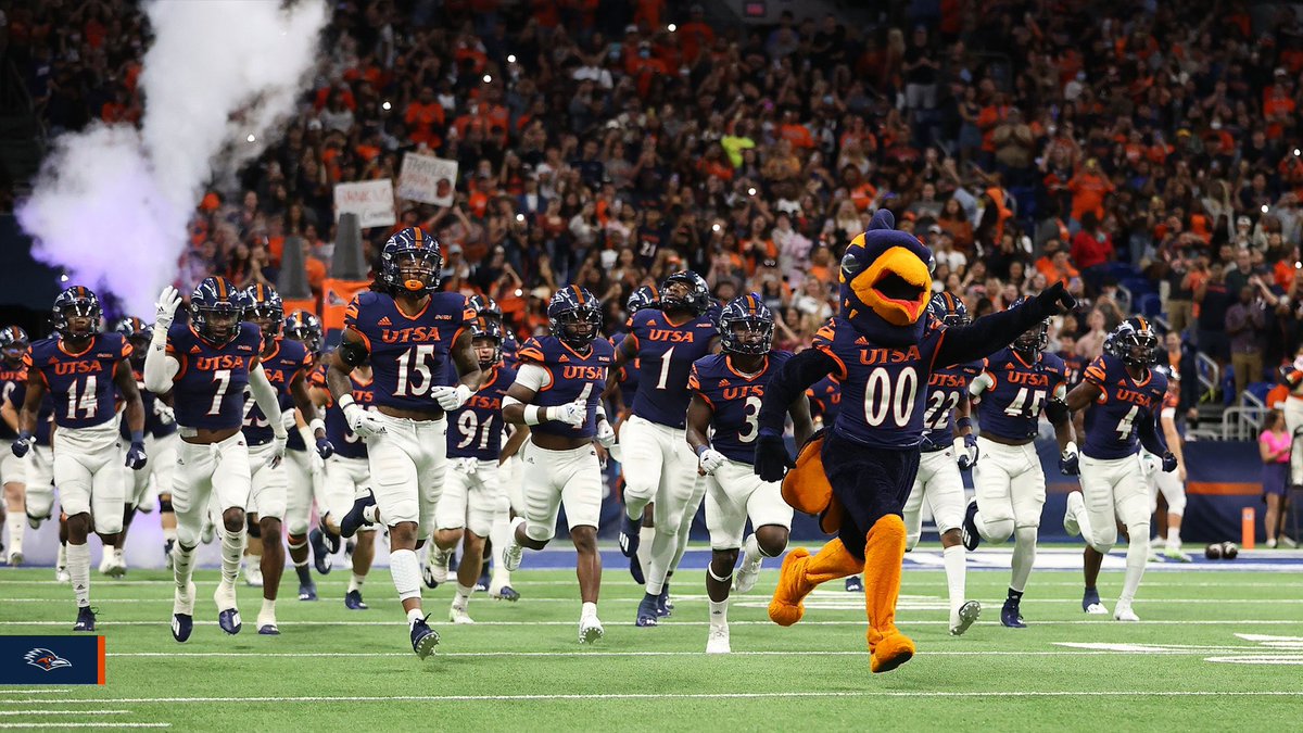 UTSARAF's tweet photo. For the first time in program history, UTSA Football is ranked in both major national polls! 🤙

⭐️ No. 24 in the AP Top 25
⭐️ 25th in the USA TODAY Sports AFCA Coaches Poll

#210TriangleOfToughness #BirdsUp https://t.co/japrzfXOvr