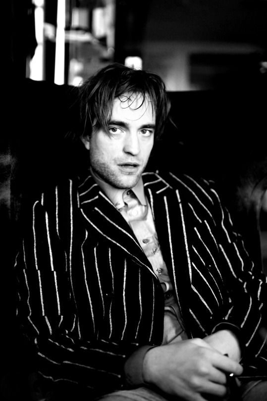 VengefulBat_'s tweet photo. #SeductiveSunday? https://t.co/PMFTKD91Ip