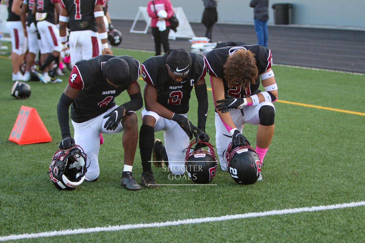 ChristianCrump6's tweet photo. Senior Regular-Season Highlights ⬇️ 
https://t.co/8DB5FPVapq
7 Tds | 974 AP Yards | 27 rec | 13 tck | 3 pbu https://t.co/4AtaI7TMvQ