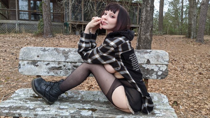 Time to break out the flannels.🍂 https://t.co/vJYIBzdeom