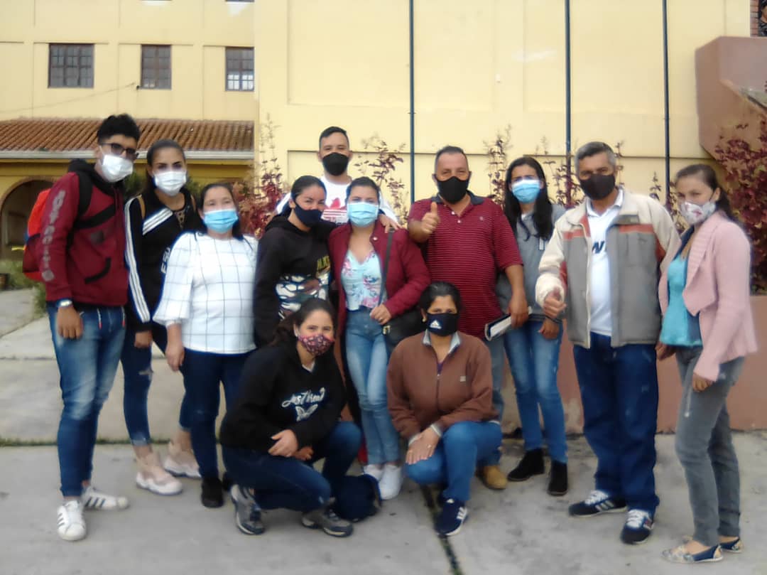 En unión los comunicadores Clap de los Municipios Francisco de Miranda y Sucre en taller de formación sobre redes sociales, municipio Jauregui <a href="/FreddyBernal/">Freddy Bernal</a> <a href="/BermudezJoseA/">Bermúdez José</a> <a href="/MariaLigiaViva/">MariaLigiaVivas</a> #Soycomunicador