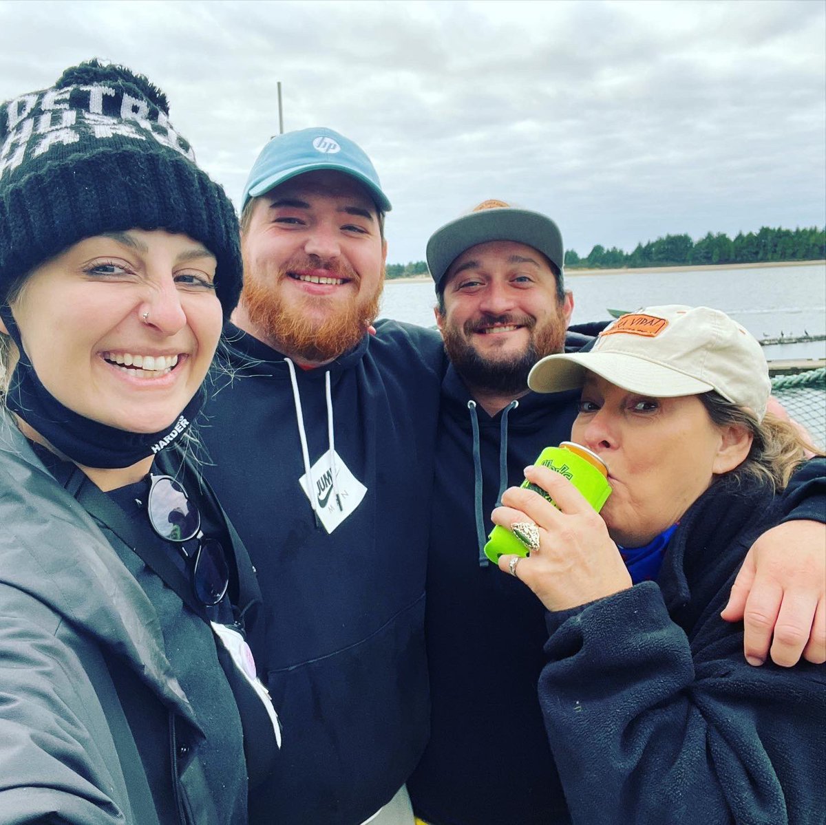 dudeitsice's tweet photo. Crabbing with me mates was a success! ππΌπ¦π§ #crabbing #oregoncoast #kellysmarina https://t.co/6KoIFMh0fP