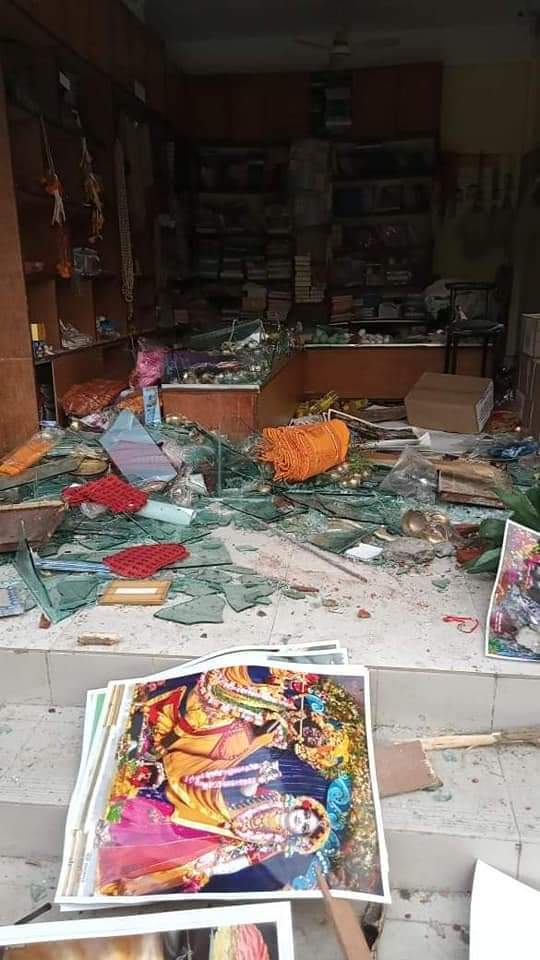 arindamnath6285's tweet photo. #justice_for_bangladesi_hindu
#justice_for_bangladesi_hindu_Rangpur
#Save_bangladesi_hindu
#Save_bangladesi_hindu_Rangpur
#HinduLivesMatter
#HinduLivesMatterinBangladesh 
#BangladeshiHinduWantSafety 
#Hindus_Attacked_In_Bangladesh https://t.co/h4DlPq5Jmz