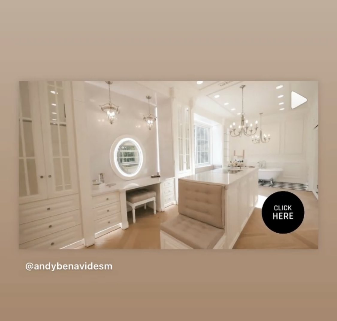 theinnfluencers's tweet photo. Wow con el Nuevo closet de Andy Benavides! Una vez más demostrando su excelente gusto en diseño y espacios! #AndyBenavides 

https://t.co/58lGiGOgQc https://t.co/MUmivR9Ieq