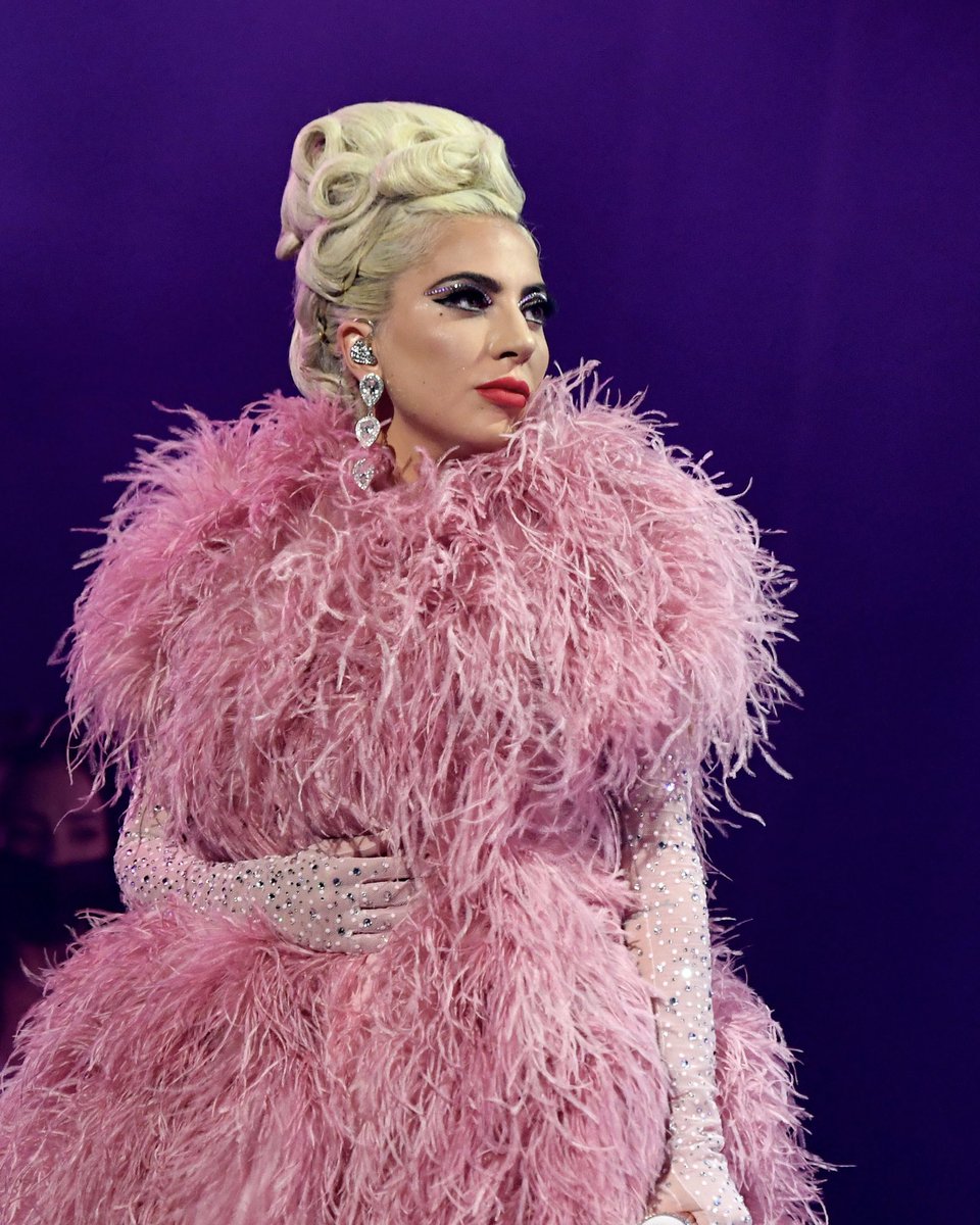 _Glindy_'s tweet photo. Lady Gaga random photos a thread: https://t.co/e0kEfZd8nZ