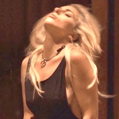 _Glindy_'s tweet photo. Lady Gaga random photos a thread: https://t.co/e0kEfZd8nZ