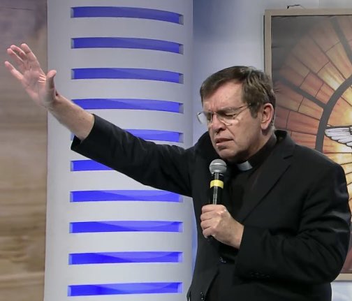 PadreAlberto_'s tweet photo. Hoje, participei do programa #LouvemosoSenhor na Rede Século 21.
Foi um dia de muita oração, louvado seja Deus. Obrigado meu amigo e irmão Padre Eduardo Dougherty pelo convite, Deus abençoe o vosso ministério e toda a rede de comunicação Rede Século 21.
#redeseculo21 https://t.co/EU4Zylntia