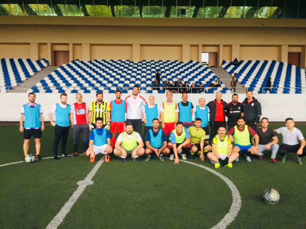 İl Spor Kurulu tarafından düzenlenen İlçeler arası Cumhuriyet kupası turnuvasında bir üst tura çıkan takımımızı Tebrik ederiz. Bizi davet eden Gençlik Kollarımıza çok teşekkür ederiz🙏🏻