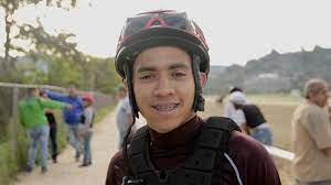 ElBuhoHipico's tweet photo. #17Oct "Otra para @CaprilesRobert con #SunClassic Felicitaciones a su entrenador @RafaelAlemanJr felicitaciones a todas sus conexiones". #Hipismo #LaRinconada #clubhipicoxtves @OficialINH @OficialHinava #17Octubre https://t.co/gWcc4CdYJQ