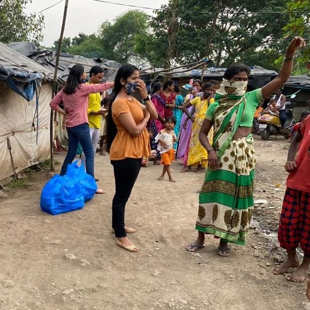 TrPreeti's tweet photo. Slumarea left side of Airoli demart 👍
Free Sanitary pads Awareness and Distribution Programme 🥳
#slumarea #RuralWomen https://t.co/vWEjXCx2iv