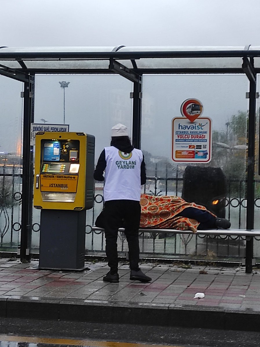 Geylaniyardim's tweet photo. (Din kardeşine yardım edenin yardımcısı, Allahü teâlâdır.) [Müslim]

(Hayra vesile olan, hayır işlemiş gibidir. Allahü teâlâ, sıkıntıya düşene yardım edeni sever.) 

📱  0552 609 43 34
🌐  https://t.co/L75vinfWlo

#geylaniyardim #HosgeldinYaMuhammed #AyetlerleGeliyoruz https://t.co/nYqMVcE50s