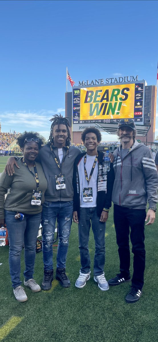 I had a great time at Baylor Homecoming! The Bears beat BYU 38-24 in front of a sold out crowd.  Thanks for the invite Coach Blanchard!! <a href="/jkbtjc_53/">James Blanchard 🌵</a> @coachkcurtis <a href="/LarryBaylorFB/">Larry McDonald</a> <a href="/coachdwetzel/">David Wetzel</a> <a href="/CoachPowledge/">Matthew Powledge</a> @CoachMcGuire_BU <a href="/BUFootball/">Baylor Football</a> <a href="/BaylorBears247/">BearsIllustrated</a> <a href="/SicEmSports/">SicEmSports</a> <a href="/LehmanLobosFB/">Lehman Lobos Football</a>