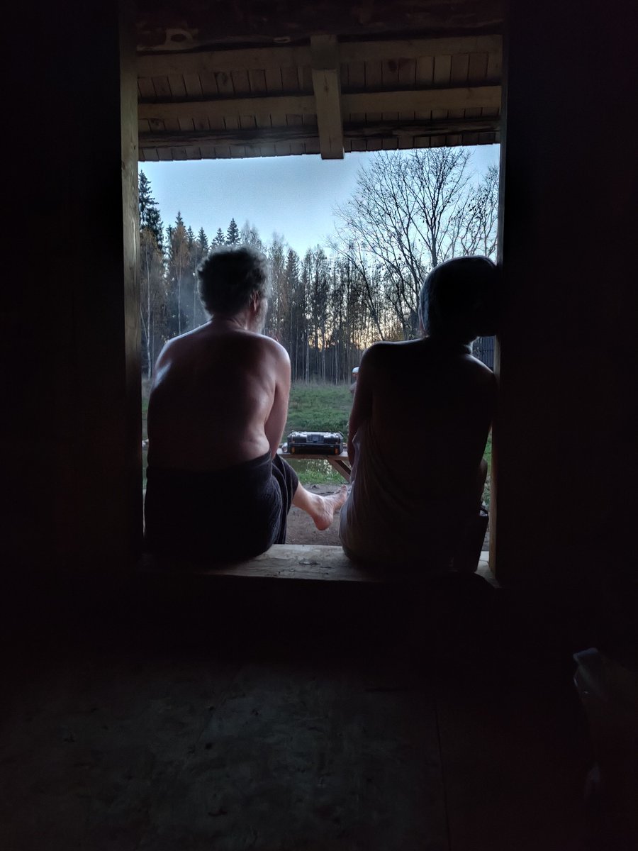 dvlrnr's tweet photo. Today I had the great fortune to be invited to join a group of 8 people for the first ever use of a newly constructed smoke sauna in the Estonian countryside. Absolute bliss. #suitsusaun #savusauna #MaxRelax #Estonia https://t.co/NIjUDxGpLn