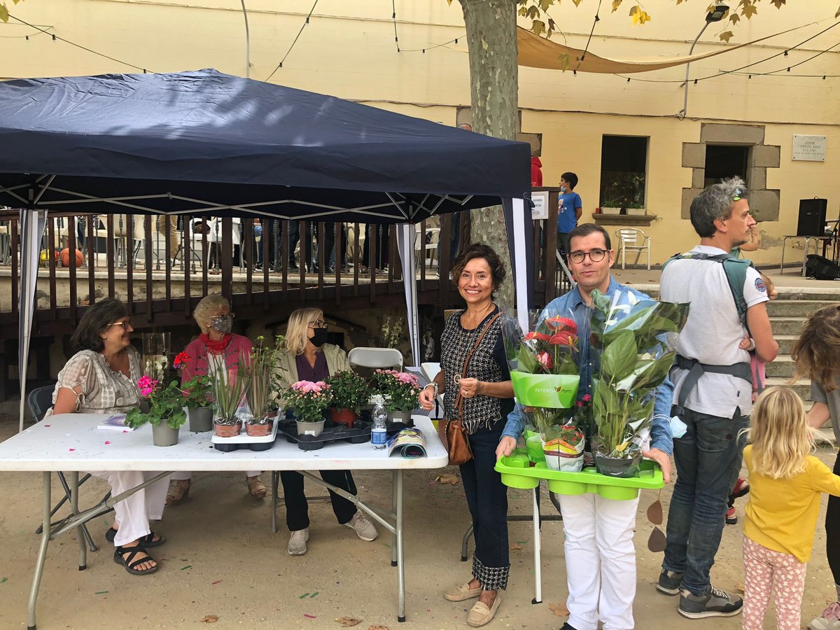 Avuí els nostres regidors de la Agrupació de Cs El Masnou, <a href="/fransaviles/">Frans Avilés</a>  Avilés i Stella Parodi, assisteixen a la Diada de la Salut Mental organitzada per l’entitat ESQUIMA al pati del Casino.