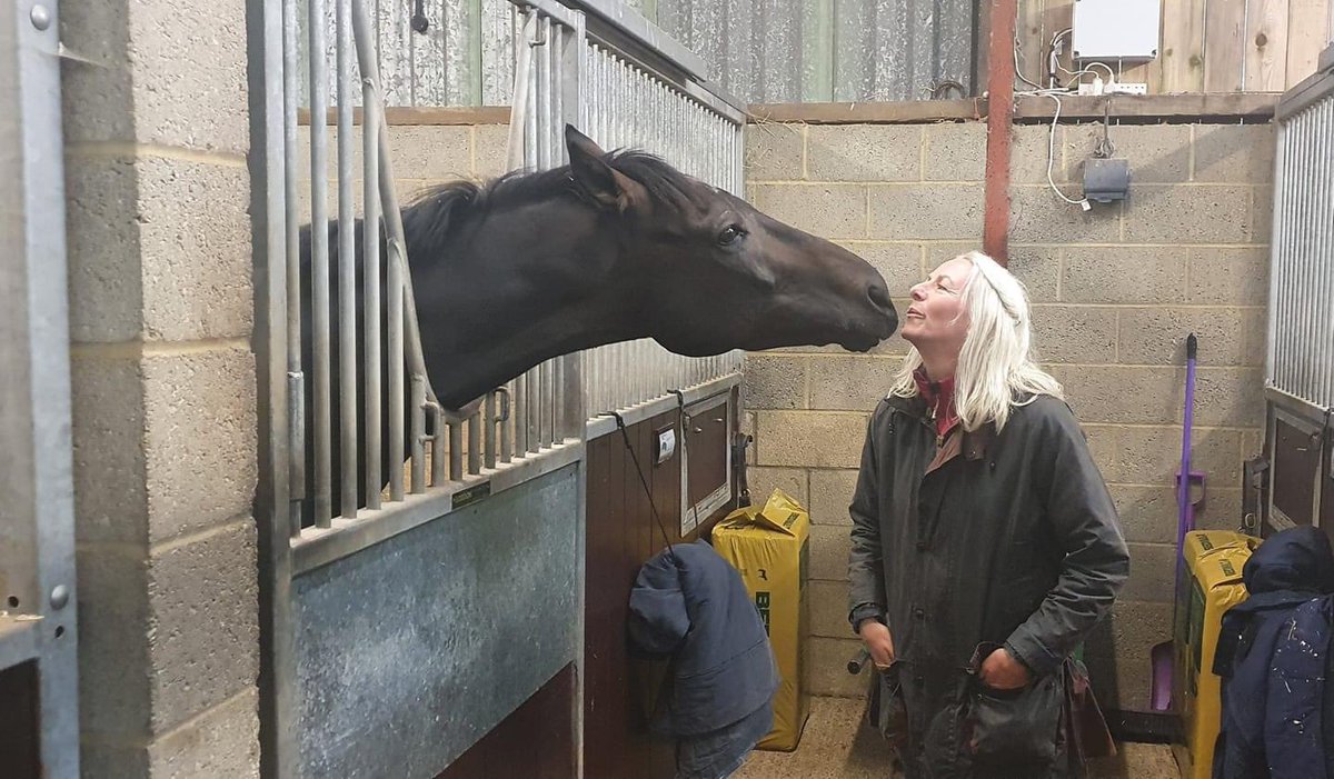 WarnerLiss's tweet photo. @simon_munir @Dazjacob10 He gives the best kisses too! 🥰💚💚💚💚 https://t.co/33FmFbl8CR