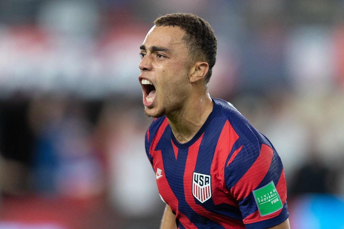 U.S. Soccer Men's National Team (@usmnt) on Twitter photo The 🇺🇸's <a href="/sergino_dest/">Sergiño Dest</a> provides the assist to Phillipe Coutinho on <a href="/FCBarcelona/">FC Barcelona</a>'s third goal vs. <a href="/valenciacf_en/">Valencia CF</a>! The 🇺🇸's <a href="/sergino_dest/">Sergiño Dest</a> provides the assist to Phillipe Coutinho on <a href="/FCBarcelona/">FC Barcelona</a>'s third goal vs. <a href="/valenciacf_en/">Valencia CF</a>!