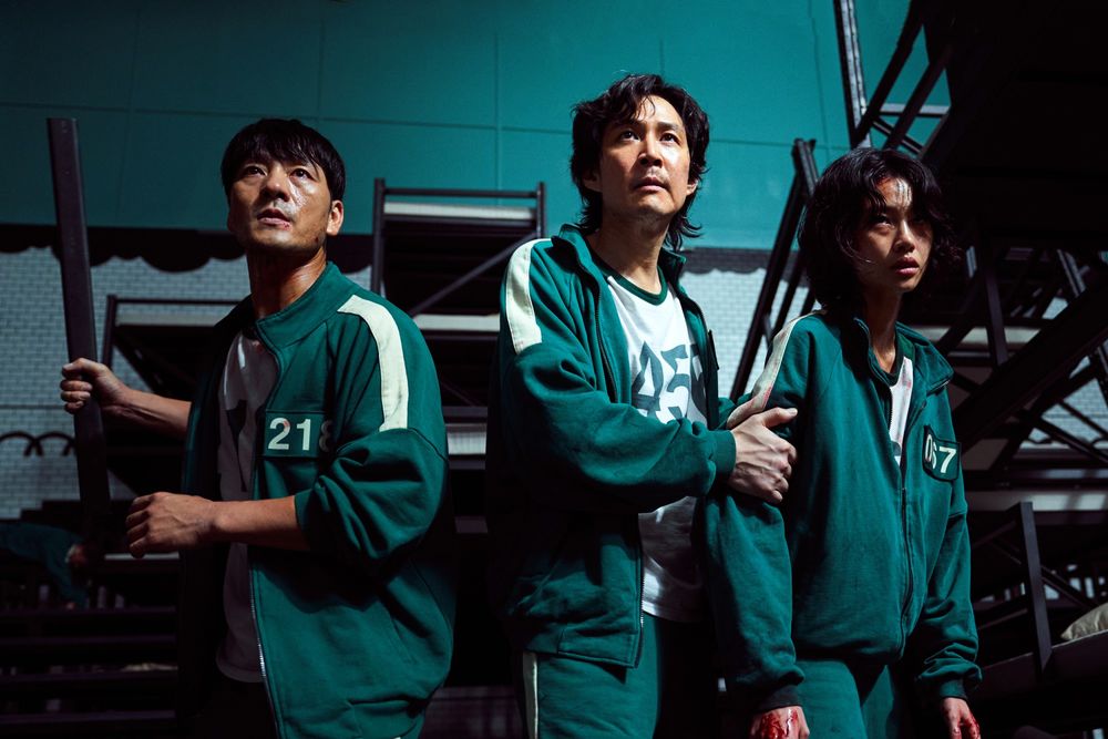 JoePompliano's tweet photo. The Squid Game numbers are insane 🤯
 
Over 130 million people have watched at least 2 minutes of the show &amp; 87 million people have already finished the entire series.

Netflix says the show has created $900 million in value but cost just $21 million to produce.

(h/t @business) https://t.co/AK9hNuv7fa
