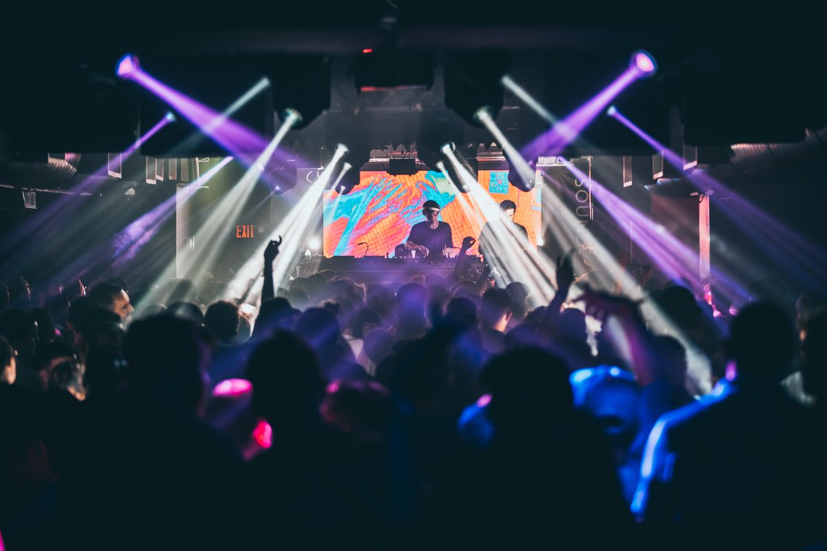 soundcheckdc's tweet image. #Whethan had us 𝙎𝙬𝙞𝙢𝙢𝙞𝙣𝙜 𝙒𝙞𝙩𝙝 𝙏𝙝𝙚 𝘾𝙡𝙤𝙪𝙙𝙨...🌊☁️A huge shoutout to @whethanmusic for bringing the heat on Thursday night!💥