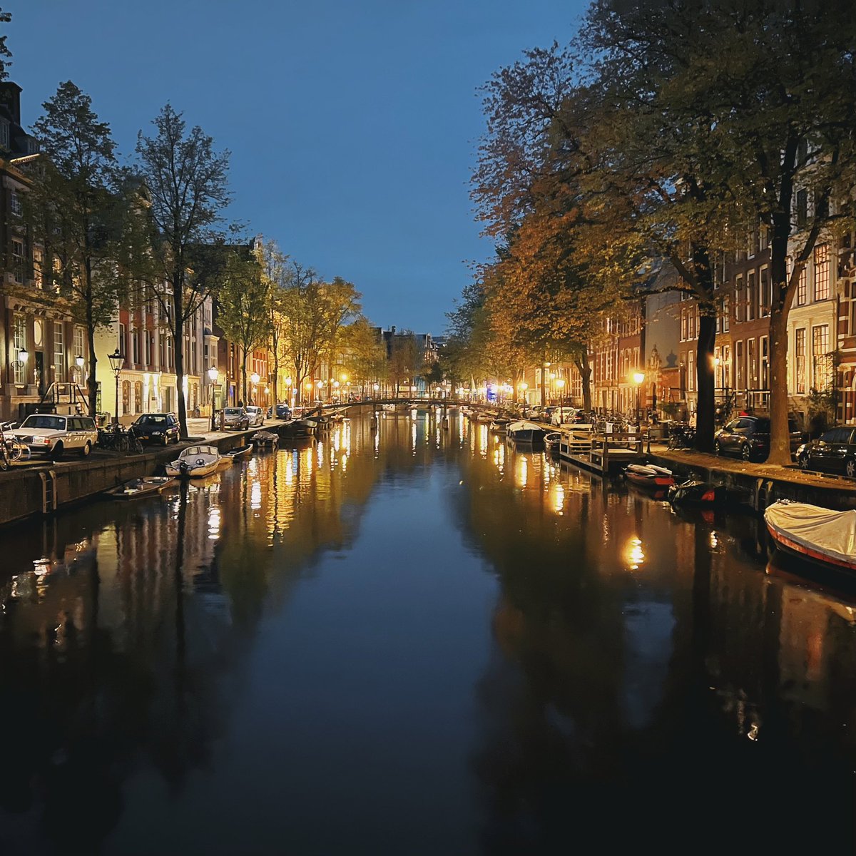 BasicAppleGuy's tweet photo. Amsterdam #shotoniphone https://t.co/dbFNZcUWPp