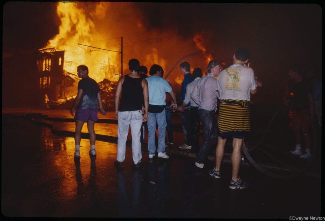 SFFDNERT's tweet photo. 5:04pm on today in 1989 #SF๐ rocked by #LomaPrieta #earthquake
#neighbor helping neighbor led to #SFFDNERT first training 1yr later Still #SFReady thx to #volunteers
#CERT @fema @CalVolunteers @NationalCERT1 @RandyB_WiseOak @SFFDPIO
(night pic by Dwayne Newton)
#wherewereyou? https://t.co/HI0PWYzzj9