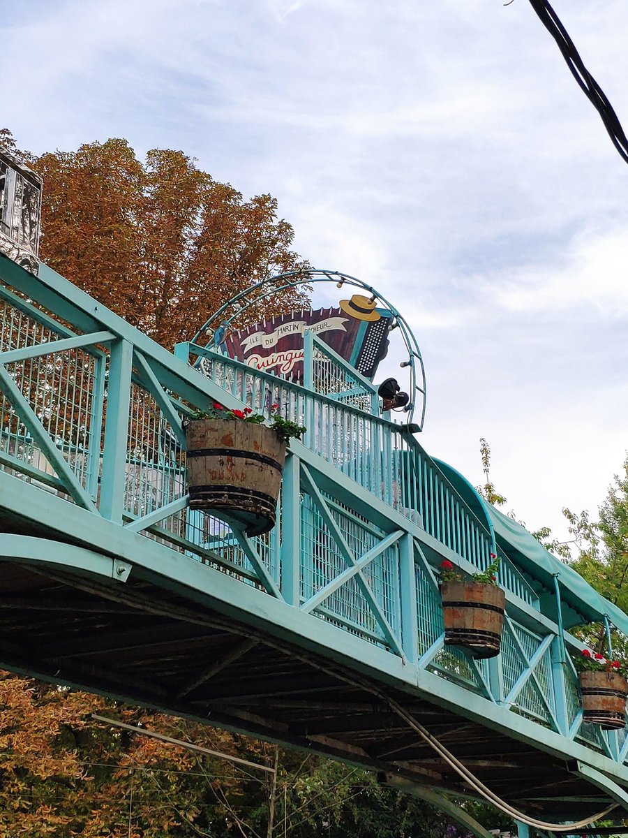 MaxsScot's tweet photo. Un dimanche à vélo sur les bords de Marne et profiter de l'esprit des guinguettes #LaMarne #Abicyclette #ChezGegene https://t.co/s9jTH5qQYe