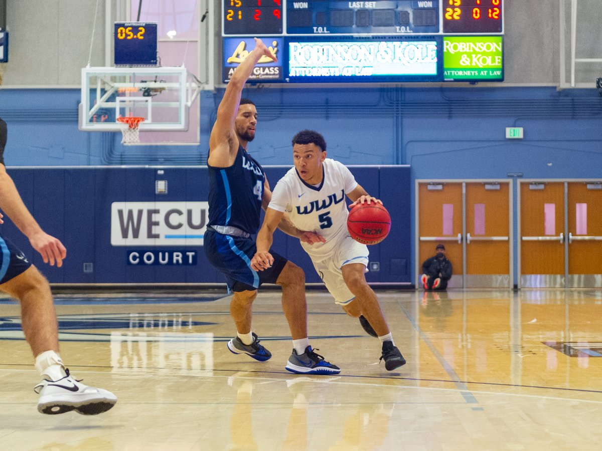 WWU Athletics (@wwuathletics) on Twitter photo M🏀 | Scenes from the first half of the Blue-White Scrimmage to open the preseason for <a href="/WWUHoops/">WWU Men's Hoops</a>.
📸 : Eric Becker M🏀 | Scenes from the first half of the Blue-White Scrimmage to open the preseason for <a href="/WWUHoops/">WWU Men's Hoops</a>.
📸 : Eric Becker