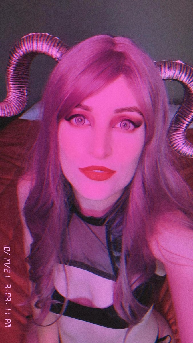 RazberryKitty's tweet photo. Okay so I'm feeling incredibly sexy right now. Like holy shit can I look like this everyday.
#selfie #promote #halloween2021 #devil #sexyselfie #sexy #ifeelsexy #demon #iloveoctober https://t.co/7YxK9UgKH4