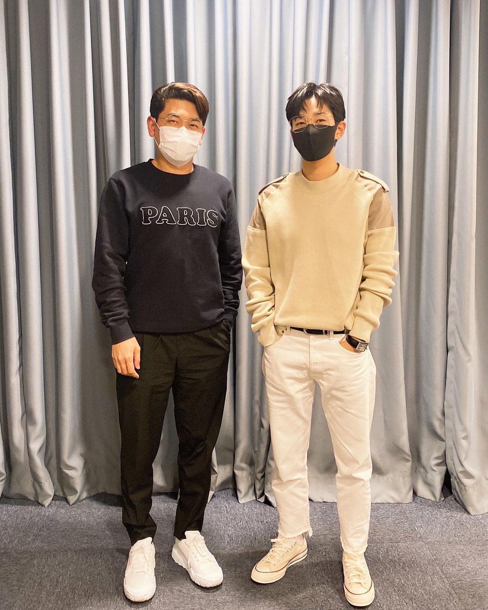 dindinph's tweet photo. [101721]

@dindin_musichigh IG Update

#DinMuHa

The prepared sandbag 🥊 The #hiddencharacter with Teacher Jinseung 준비돼
Today, I'm going to read #101 Dalmatians' 
Spin of the real-life movie #Cruela 🧵 를 
That's what we talked about! 🧚🏻♀️

The movie we're going to watch next https://t.co/2NR9G9RWjv