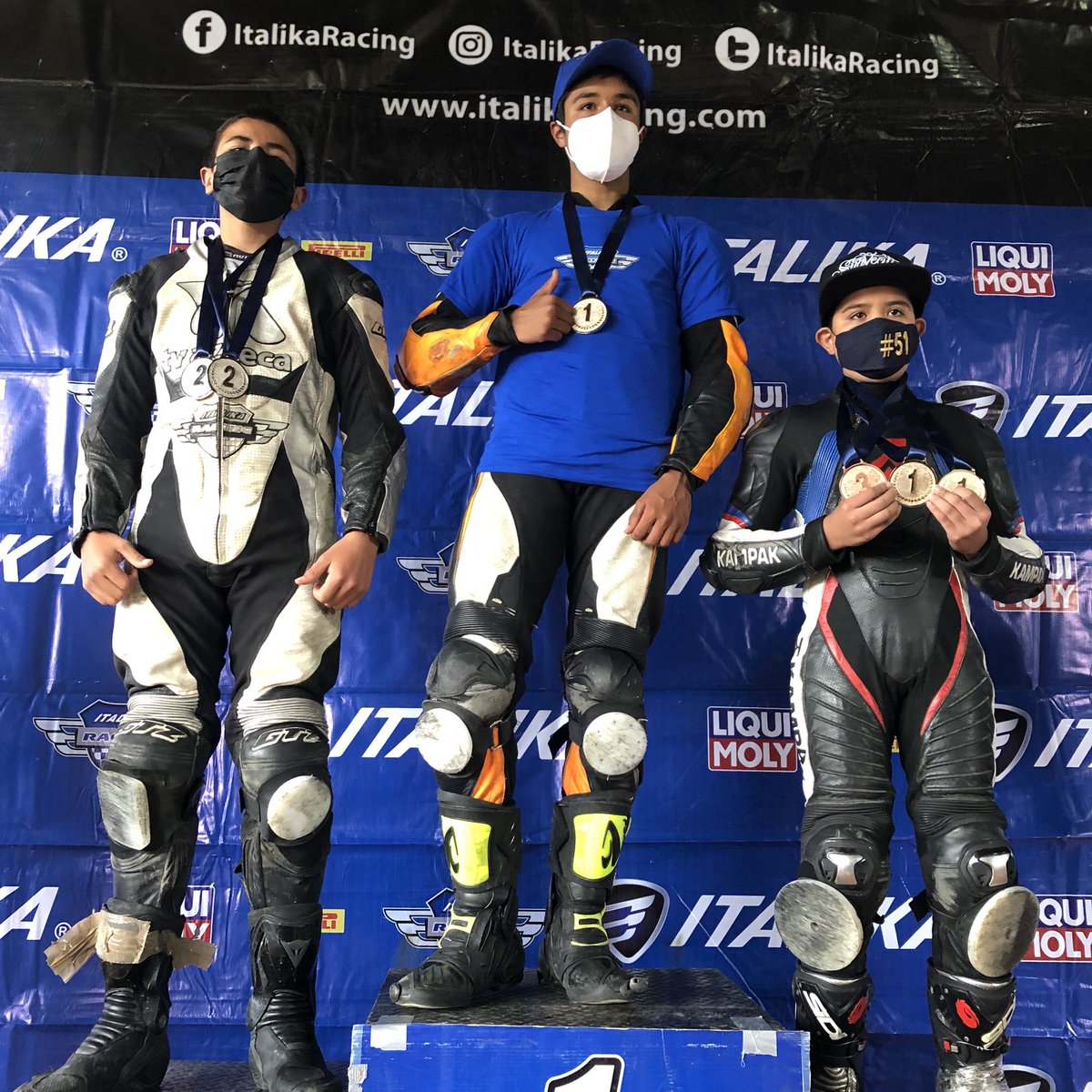 ItalikaRacing's tweet photo. 🏆PODIO | Fecha 4️⃣🏁
🥇#CopaVoltium - Rodolfo Tadeo Figueroa
🥇#CopaWs150 - Ian Carlo Ceja
🥇#CopaDM125 - Rodolfo Tadeo Figueroa
🥇#CopaVORTX200 - Adrian Miguel Hernández
#CampeonatoNacionalTalentoITALIKAJr #RoadToMotoGP #FormandoTalentos https://t.co/Mpk8L04Xj2
