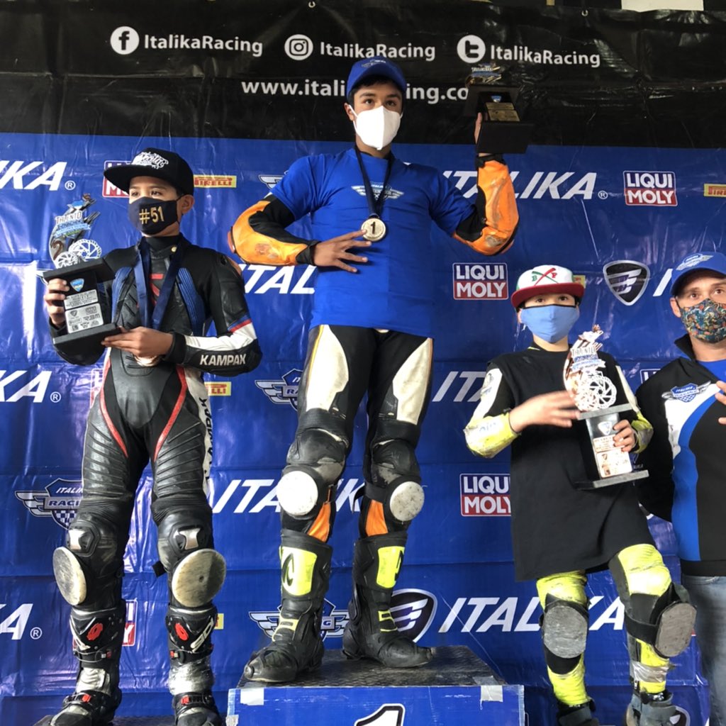 ItalikaRacing's tweet photo. 🏆PODIO | Fecha 5️⃣🏁
🥇#CopaWs150 - Ian Carlo Ceja
🥇#CopaDM125 - Rodolfo Tadeo Figueroa
🥇#CopaVoltium - Fernando Baruc
🥇#CopaVORTX200 - Ian Carlo Ceja
#CampeonatoNacionalTalentoITALIKAJr #RoadToMotoGP #FormandoTalentos https://t.co/SmJk9MCY1J