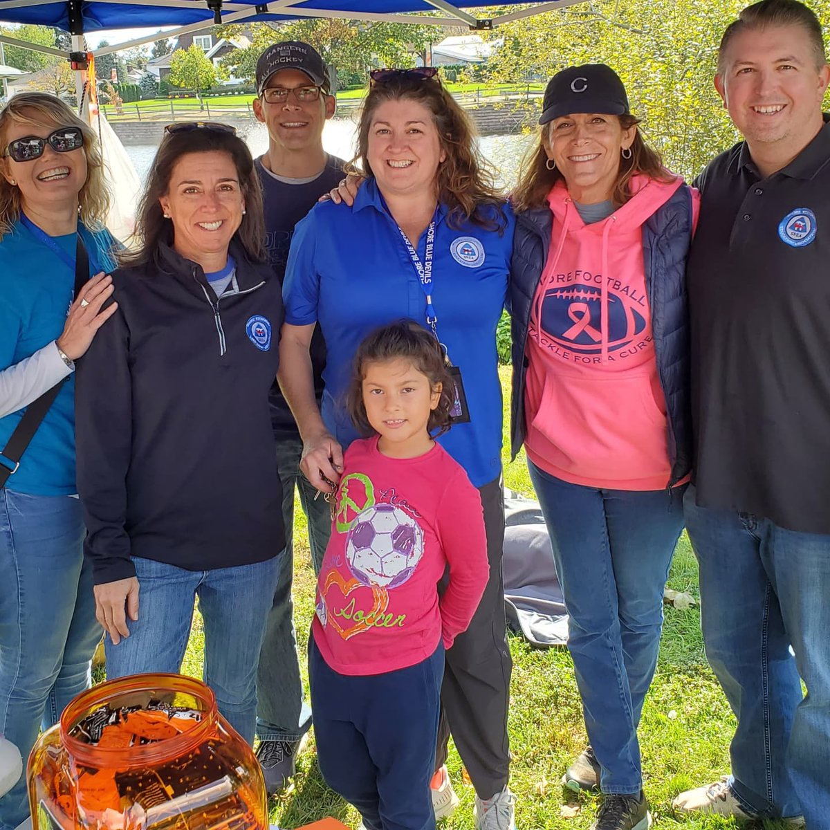 ShoreRegionalEA's tweet photo. The @ShoreRegionalEA @NJEA #NJEAPRIDE team had a great time at the  #WestLongBranch #FallFestival handing out pumpkin decorating kits and candy! #HappyFall #PublicSchoolProud https://t.co/sAKSJXAoTg