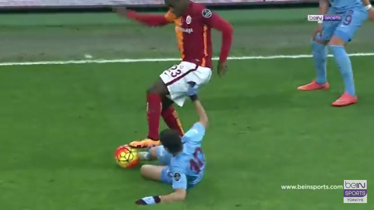 EnesDogukn's tweet photo. #varodasımesaj Deniz abi hakemliğe dön nolur yoksa bizi yenemicekler 
Namağlup lider Trabzonspor https://t.co/2jQ0fUfgQY