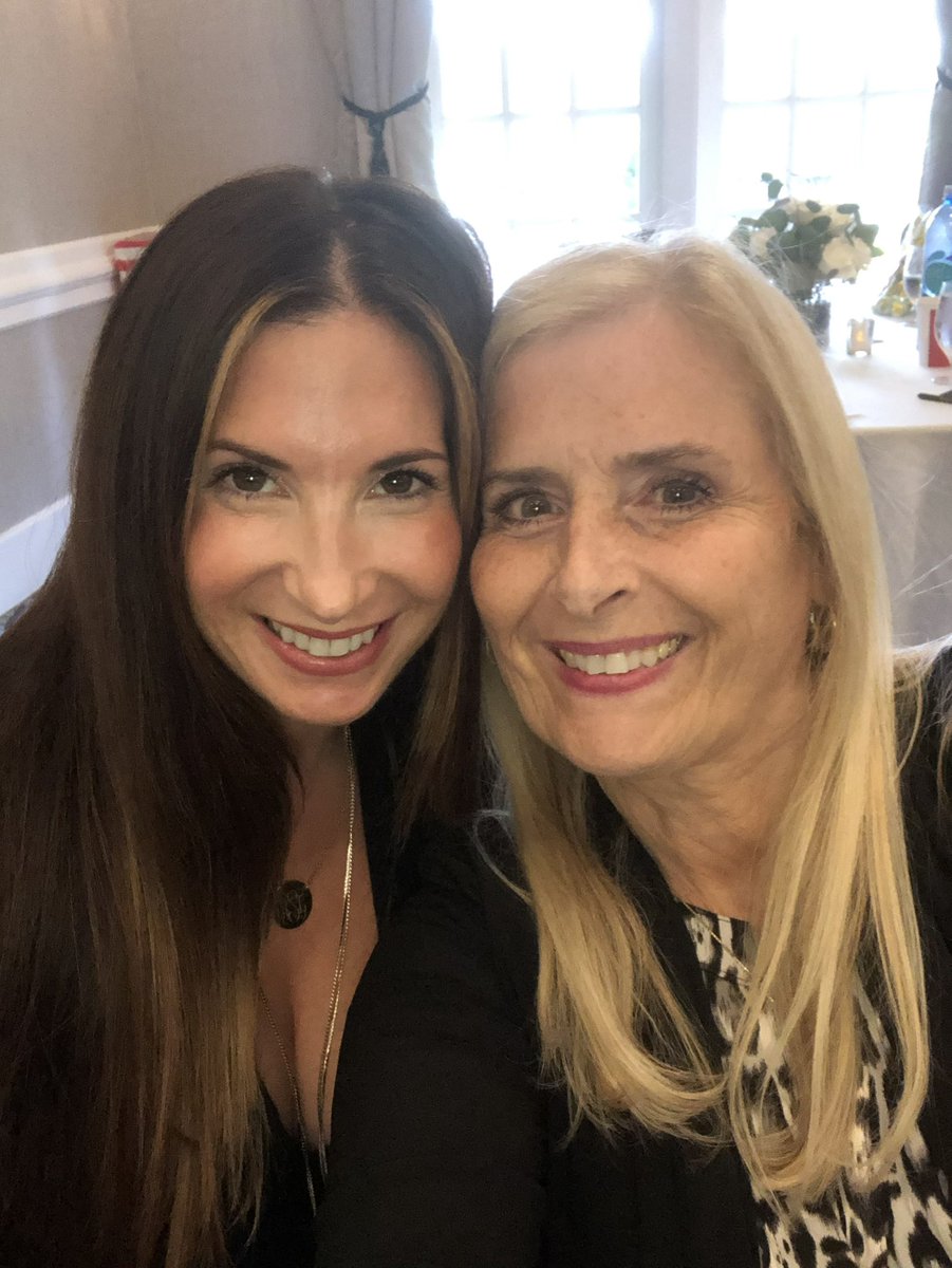 SarahLester10's tweet photo. Fun day with my Mom 💗💙🎃 #fall https://t.co/wX8o0pkNWg