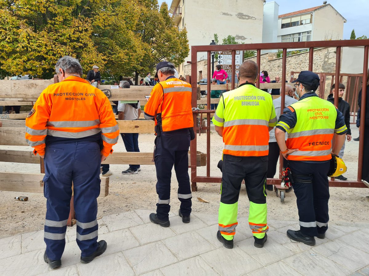 Este fin de semana hemos estado en los tres encierros 🐂 #FeriasBrihuega21 

Agradecer la colaboración de <a href="/CogolludoPc/">Pc Cogolludo</a> <a href="/PCFontanar/">P.C. Fontanar</a> <a href="/pc_guadalajara/">PC Guadalajara</a> <a href="/protemostoles/">AVPC Móstoles</a> <a href="/pctorrejon/">PCTORREJON</a> 🚒🚑🚓 porque sin ellxs no hubiera sido posible 🧡🧡🧡

#LasProtesCuentan
#TrabajoEnRed
#BrihuegaSegura