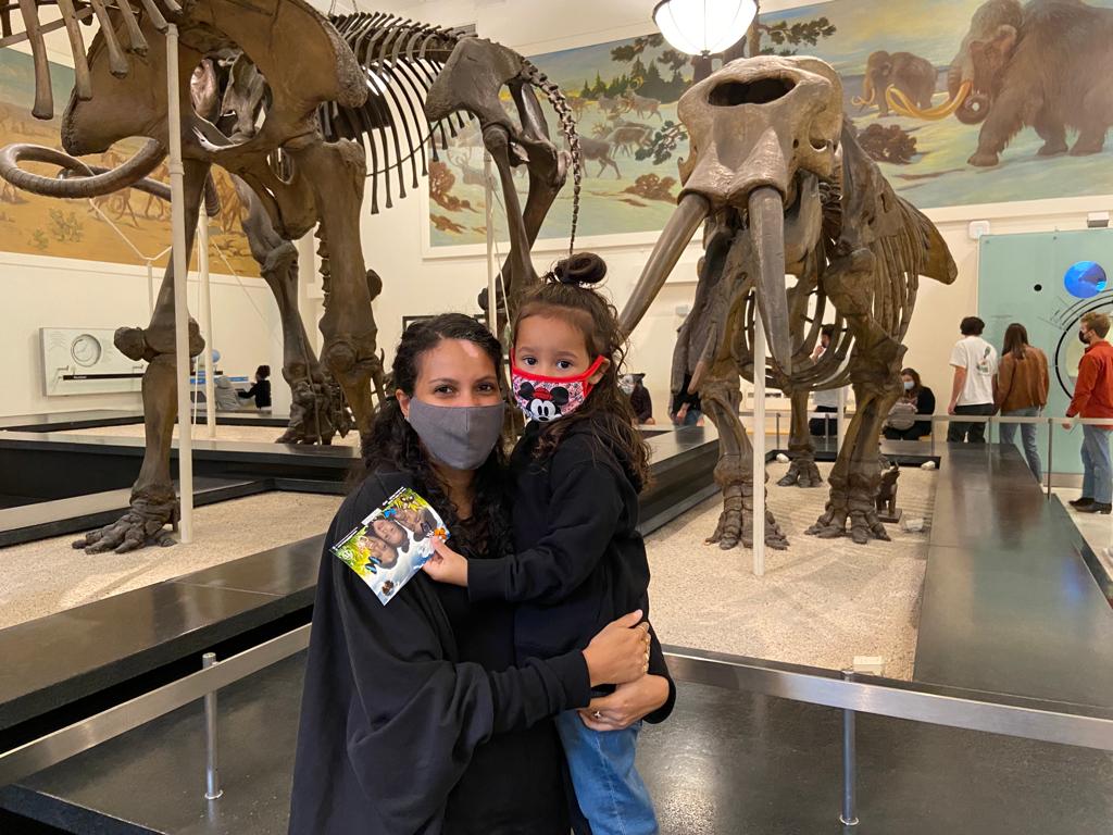 Wadsworthavenue's tweet photo. Museum dates and Fun Eats with @tinaysabel and my niece Nya @NavileApril
#CentralPark
#NaturalHistoryMuseum
#NYC #GinMill #Rainbow https://t.co/SBdyOfex2r
