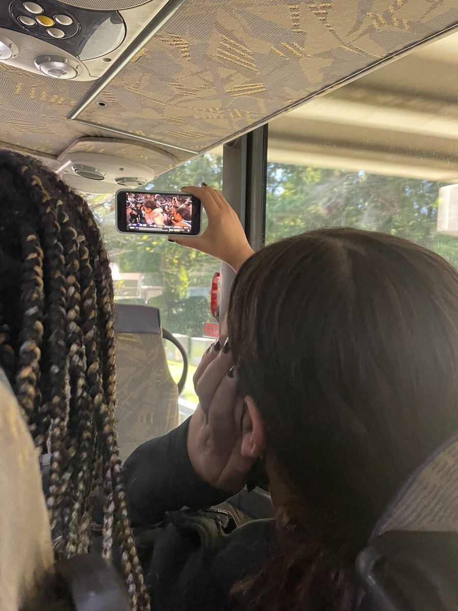 AND SHE WON THAT TITLE!!! Congrats <a href="/Candace_Parker/">Candace Parker</a> #HometownHero